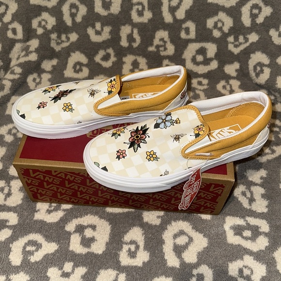 New 🆕 Vans Classic Slip-On (Cottage Check Floral Yellow White) Sneaker 😍 - Picture 9 of 17